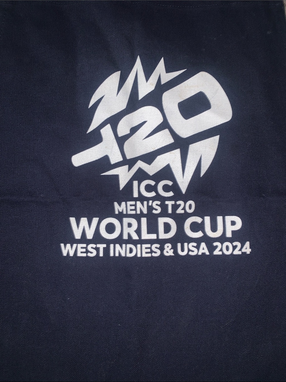 MENS WORLD CUP OF CRICKET Navy Blue Apron WITH WORLD CUP Graphics & Pockets